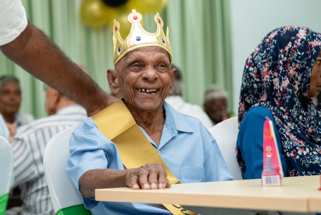 Umurun 100 aharugai Adambe ge dhulhayeo dhiriulhun, Kumundhoo ge hiyggaimu maahaulaa gulhifai