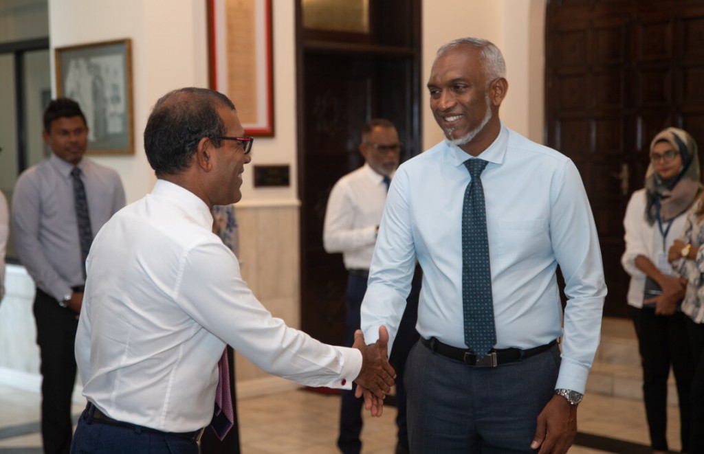 Nasheed dhoodhehvaifi, inthihaabee Raees Muizzu ah furihama dhaureh dheyn nizaamee vote madujahsaalaifi