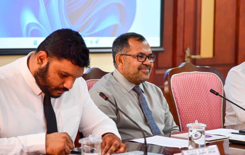 Kunfunithakuge recurrent haradhah sarukaarun faisaa dheykah nujehey: Zameer