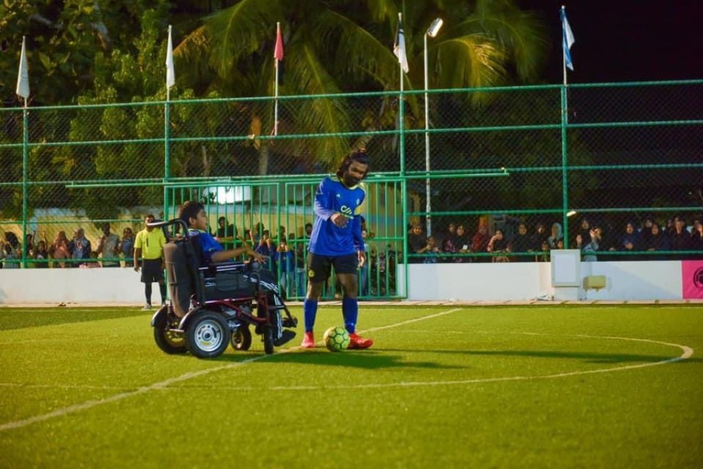Thangandu FC ge namoonaa: Umurun 14 aharuge Rayyaan furolhulee gondeegai dhandah