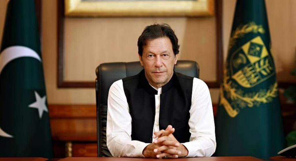 Adhuge dhuniye: Imran Khan ge sarukaaru vahttaalan America inn masahkkai kureytha?