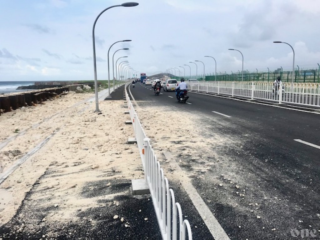 Sea Swells affect Sina Male’ Bridge highway