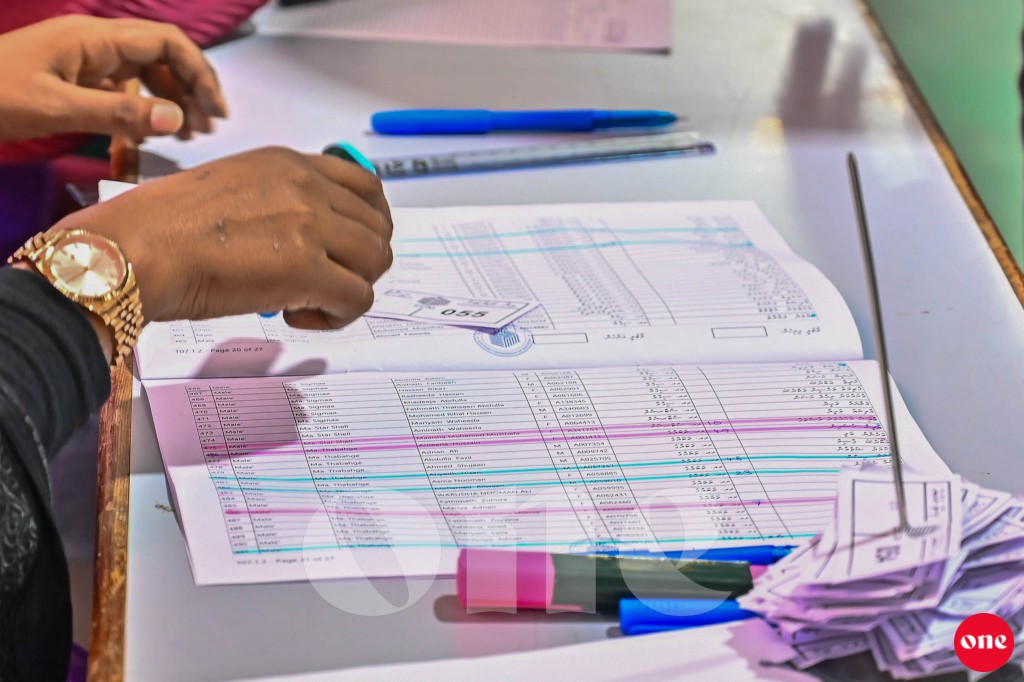 One Photo: Majilis inthihaabu votelun kuriyah