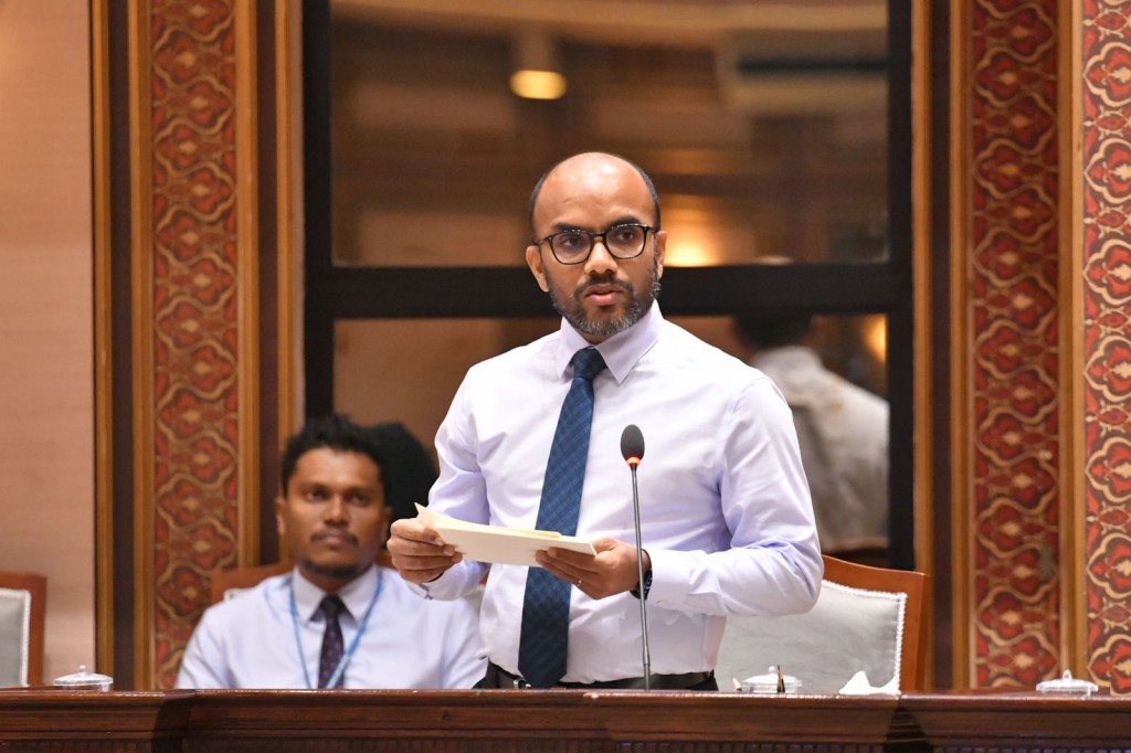 2023 ah husha'helhee deficit kuda budget eh, aamdhanee aai haradhun 6 billion hoadhan amaazu hifaifi