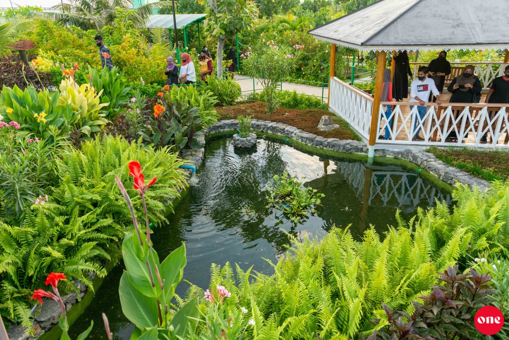 Male' ge park thakah vanna bidheyseen ge athun 15-500 rufiyaa ge fee eh naganee