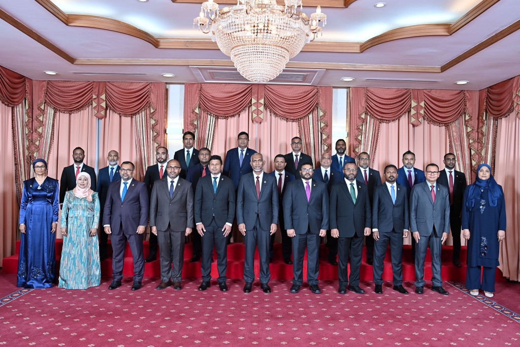 Vazeerunge sharuthu hamavaa kamah kanda alhai, vakivakin vote ah ahai ruhundheyn committee in faaskoffi