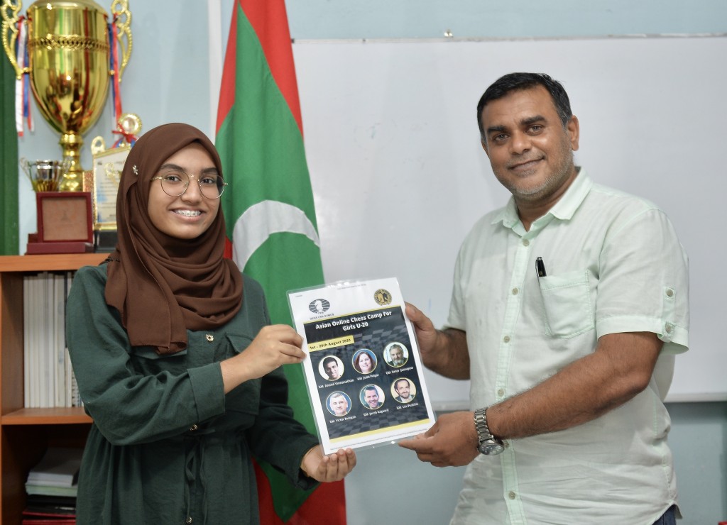 Asian online Chess camp inn Dhivehi kulhuntheriyakah furusathu libijje