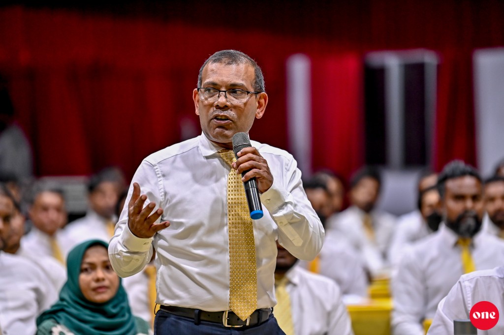 Raajje badhalukohlee MDP in: Raees Nasheed