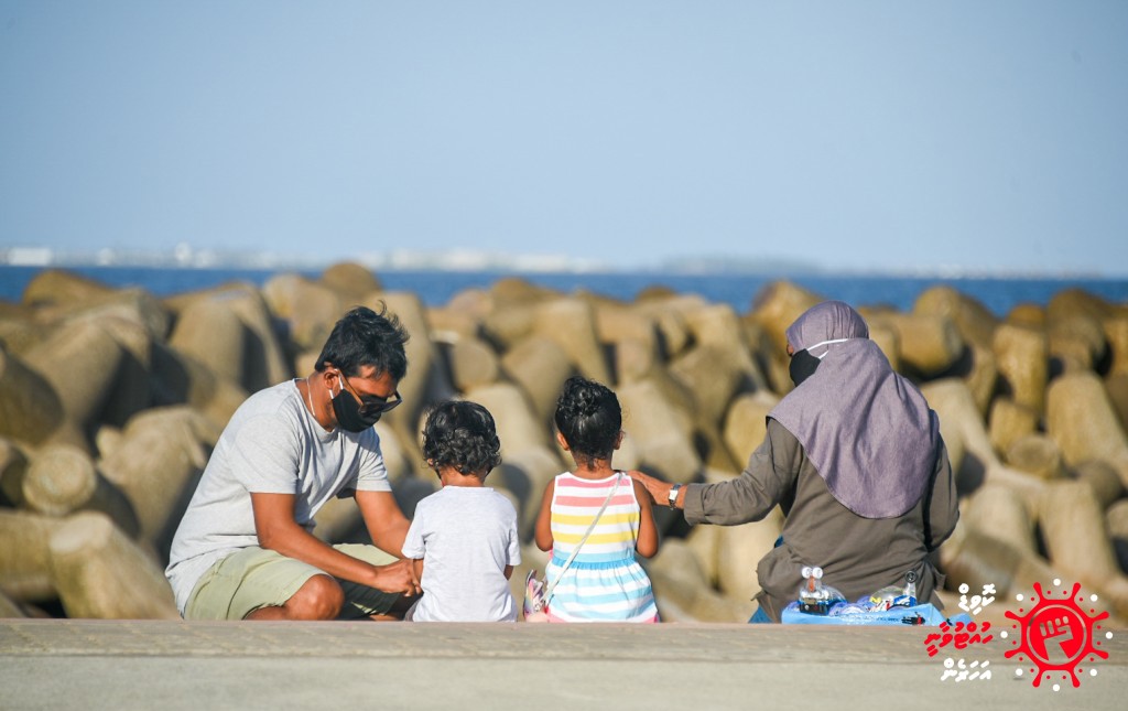 Thibaa ahtakai adhadhuthah thiri kuraanee aharen!