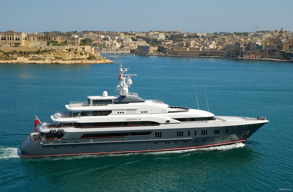 America in dhathikohfaane kamuge birah Russia mahujanunge yacht thah Raajje ah