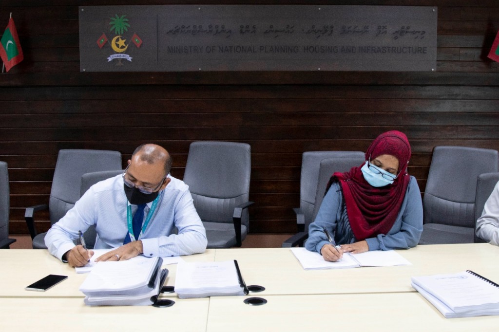 Naifaru ge fenaai narudhamaa adhi Veymandoo ge narudhamaaa ge masahkaiy MWSC ah