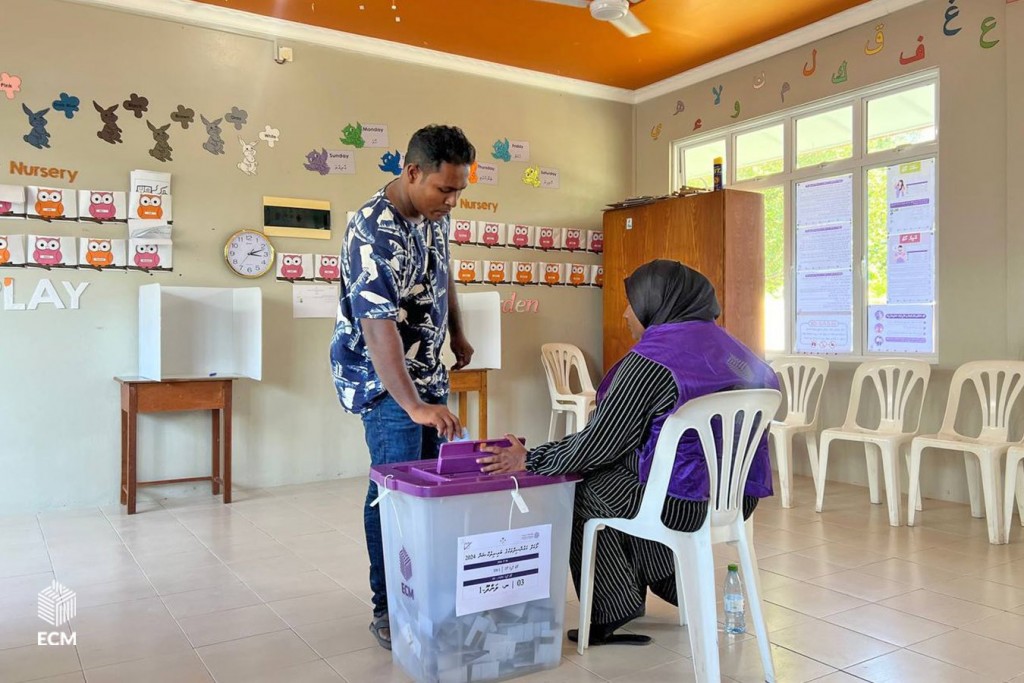 Council bi-election thakun PNC ah 4 gondi, furathama faharah Democrats ah kaamiyaabee eh