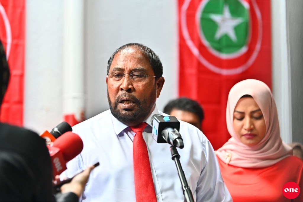 Qasim himeni vadaigannavaahen Jumhooree Party ge faraathun 10 candidate aku Majilis ah vaadha kurahvanee