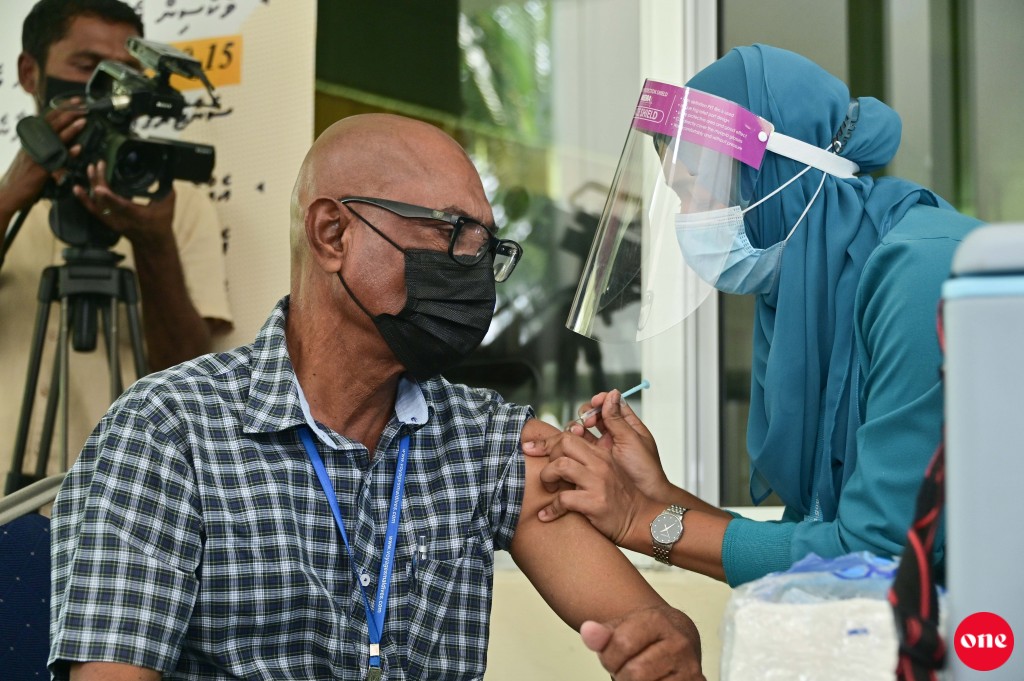 Vaccine jehi meehunge adhadhu lakka akaa gaathah