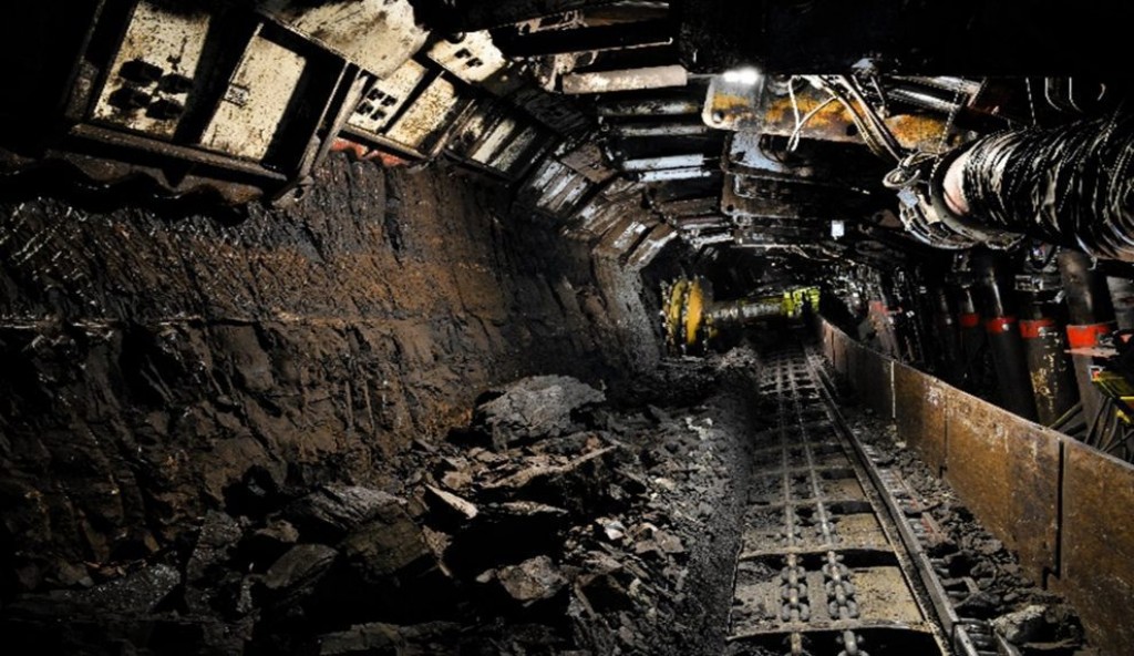 China ge coal mine ehgai hingi alifaanuge haadhisaaeh gai 16 meehun maruvejje