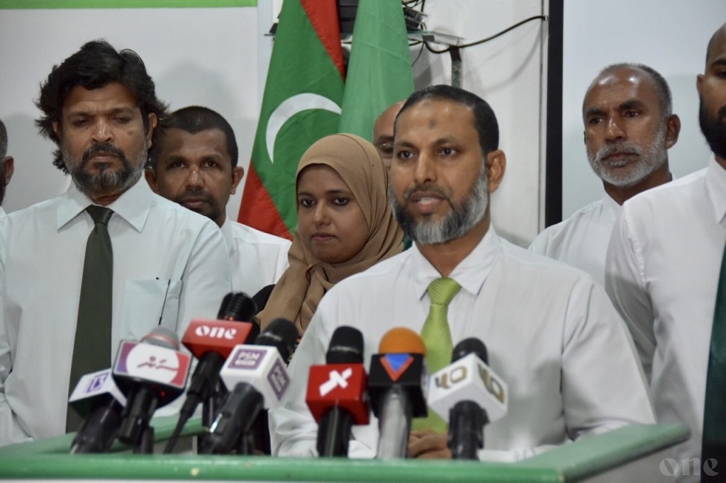 Audit report in fenmathivi corruption ge mahsalathakugai shaamiluvaa faraaiythakah fiyavalhu elhumah Adhaalath Party in govaalaifi