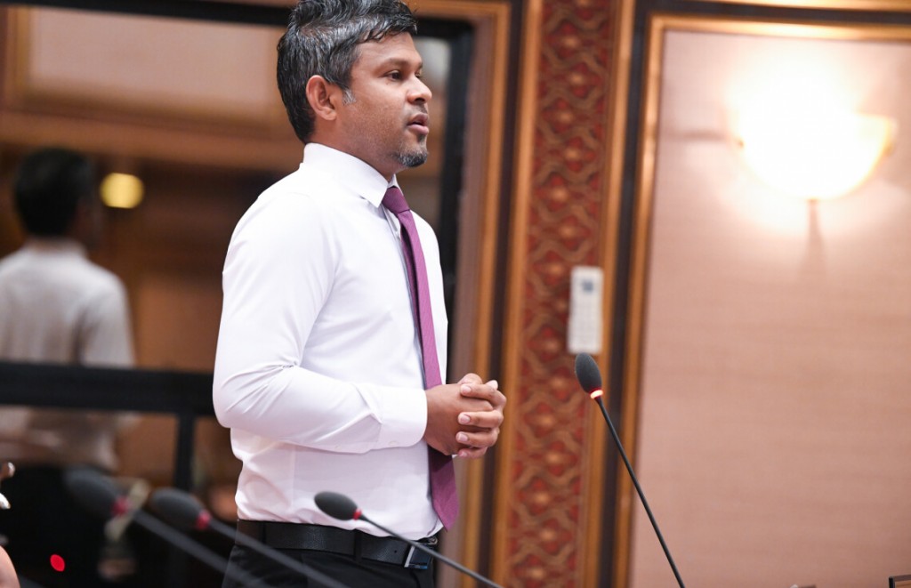 Sarukaarun faisaa chaapu koh gulhunhuri faraaithakah bahaa kamah bune hushahelhi kulli massala beyrukollaifi