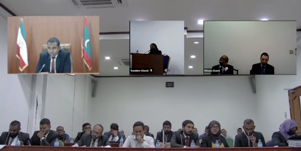 Aarah hiyaanaaiy: 3 phone thahuleelukuri  UK expert ah , eii kon baehge phone thakeh kameh neyngey!