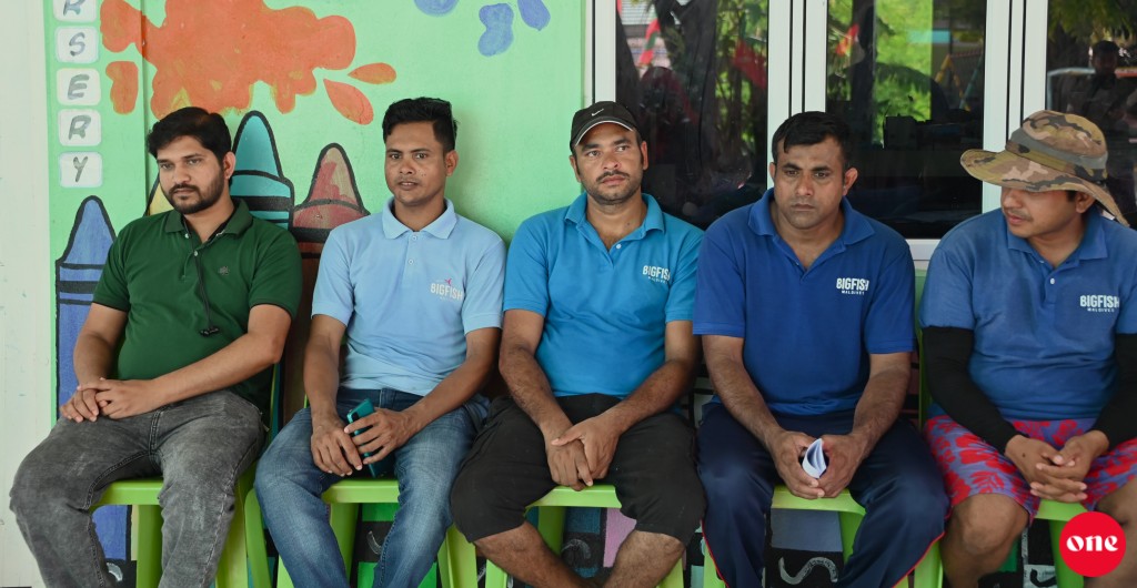 Bidheyseen ge fee tha nudhakaa kunfuni thakuge lits aanmu kohfi