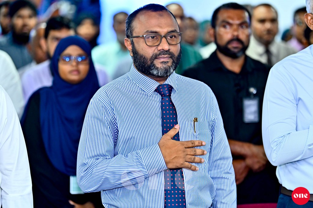 Islamic Summit gai baivzerivumah Raees ge mandhoobeh ge gothugai Shaheem Gambiya ah