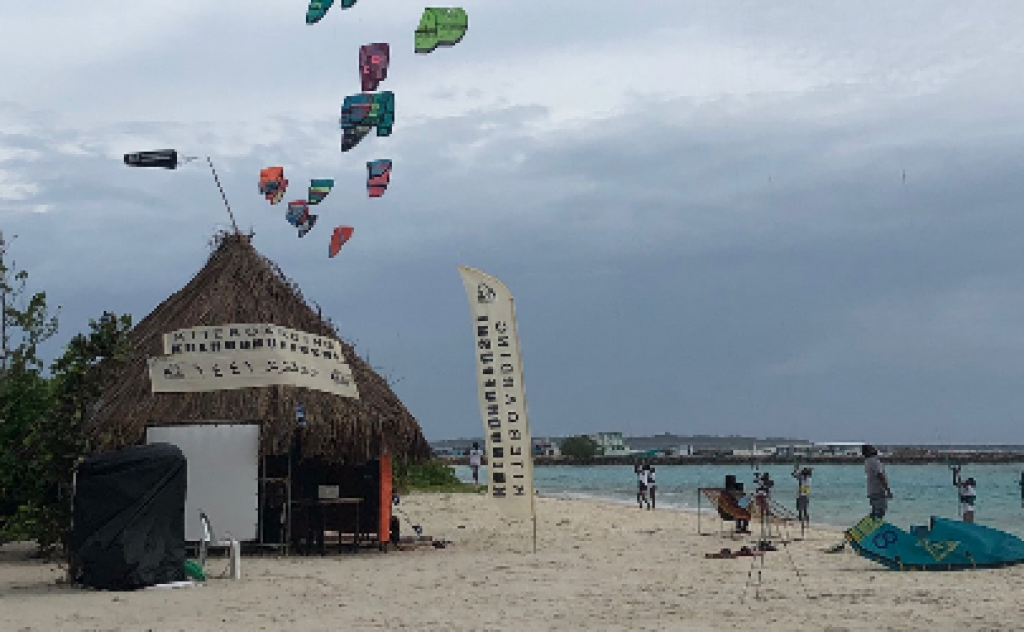 Raajjeygai furathama faharah 24 gadi irah Kite Surfing event eh kuriyah gengosfi