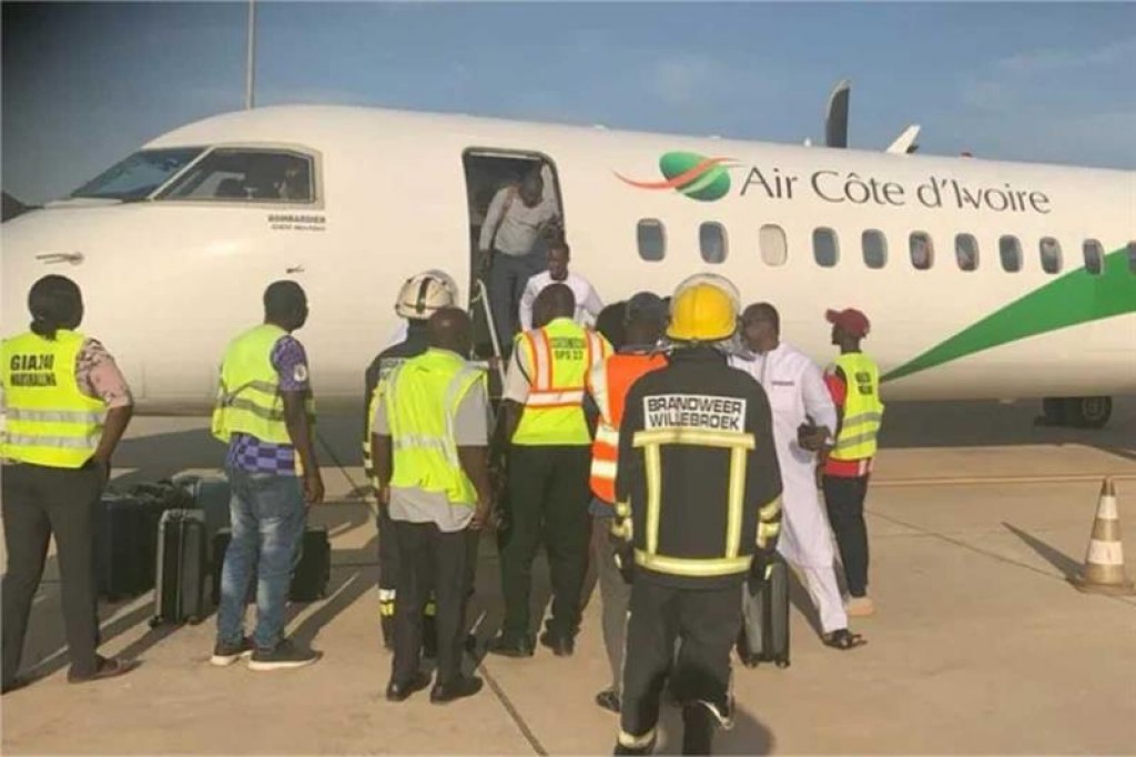 Gambia ge gaumee team dhathurukuri flight eh oxygen husve emergency gai jahssaifi
