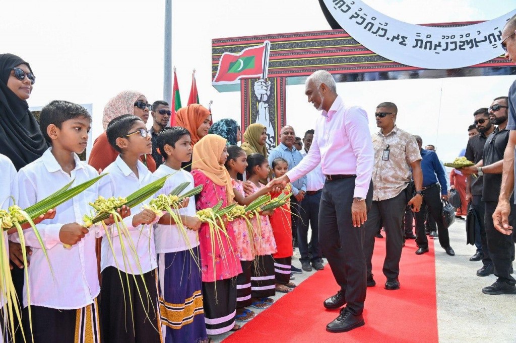 Bahppaafulhuge rashah Raees vadaigathumun rayyithun ufalun folhifai, maruhabaage safuthah bandharun school ah!