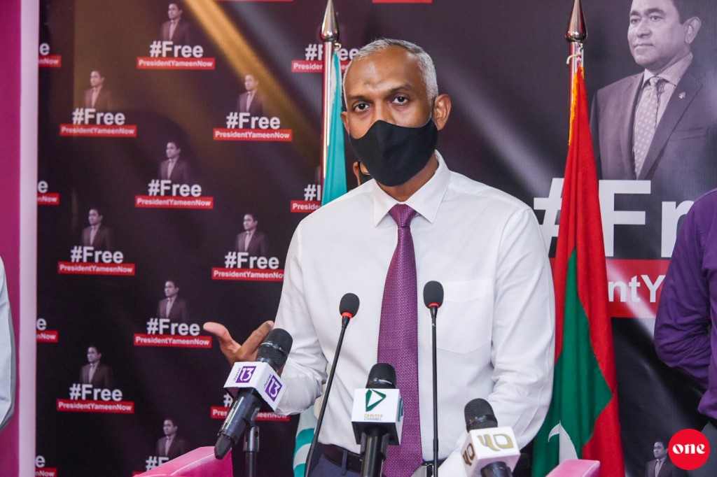 Flat dheyne kamuge yageenkan dhin meehunge therein baakee kuri meehunnah alhugandumennah isskan dheynan: Idhikolhu