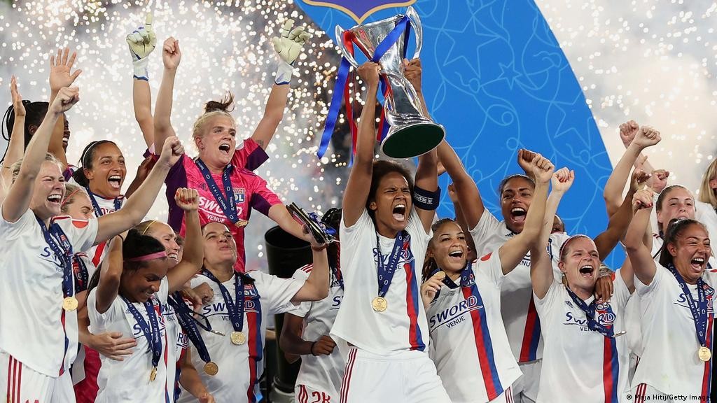 Varugadha Barca kairin molhuve, Lyon in anhen champions league kaamiyaabu koffi