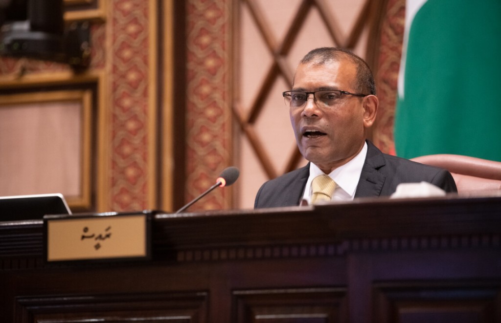 Gulhifalhun Baadi nudhenee keevvethoa, Majlis raees suvaalu kuravvaifi