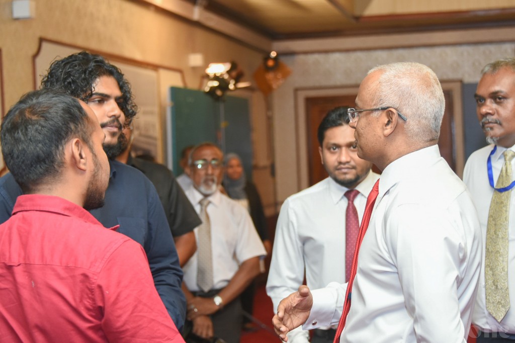 Noosverikamah minivankan dheegen sarukaarah vee undhaguleh neiy, vee faidhaa: Raees
