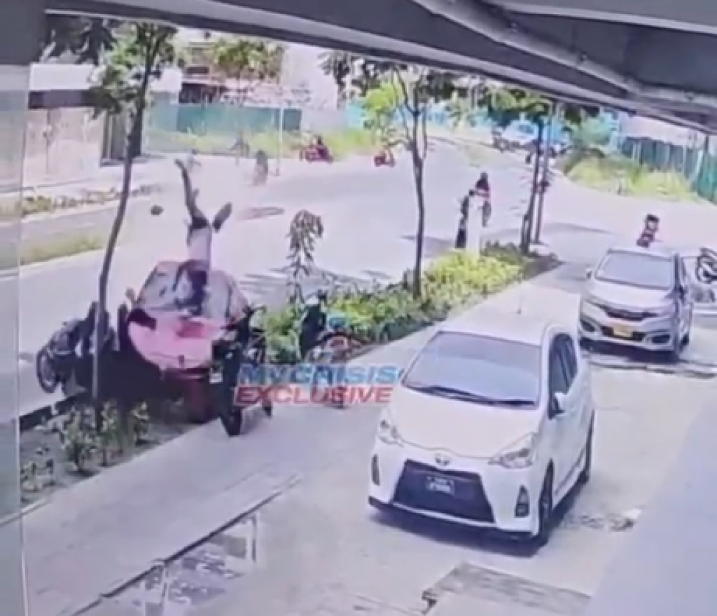Car inn jehi hin'gi accident gai aniyaavi meehaa ge haalu stable, ward ah badhalu koffi