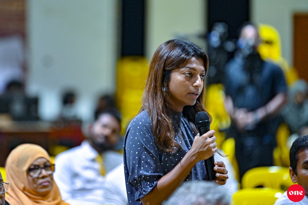 Eva, Fayyaz ah: Mihaaru thiya ulhuvvanee MDP gaumee majlis gaives bass nubunevey goiy hadhan!