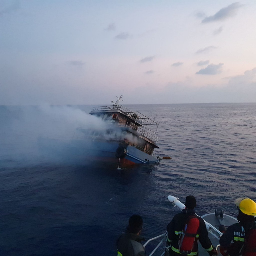 60,000 liter diesel aa eku roavi theyo boat adi ah hingajje