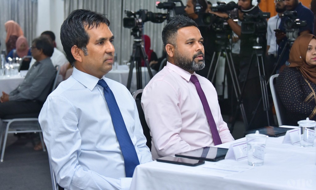 Maleeh vaki kuran idhikolhun 3 member aku vote dhehvi