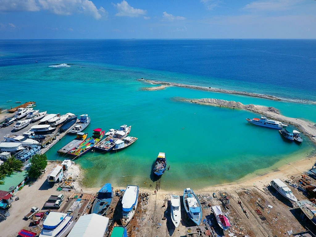 Dead body found at sea near Thilafushi