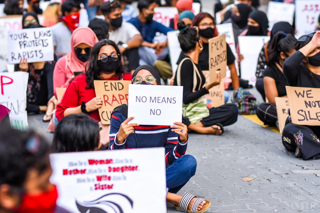 Male ge magumatheegai Kuda kujjakah jinsee gunavan dhekki meehegge massala eh balanee