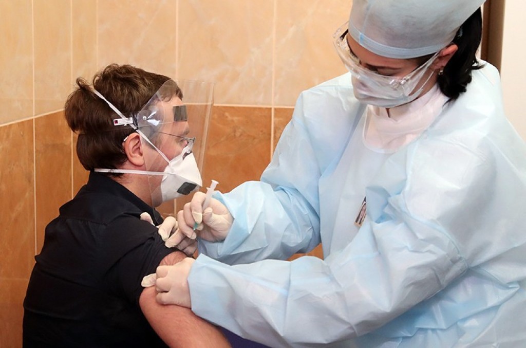 70 Clinic gaaim koh Russia rayyithunnah Covid vaccine dheyn fashaifi