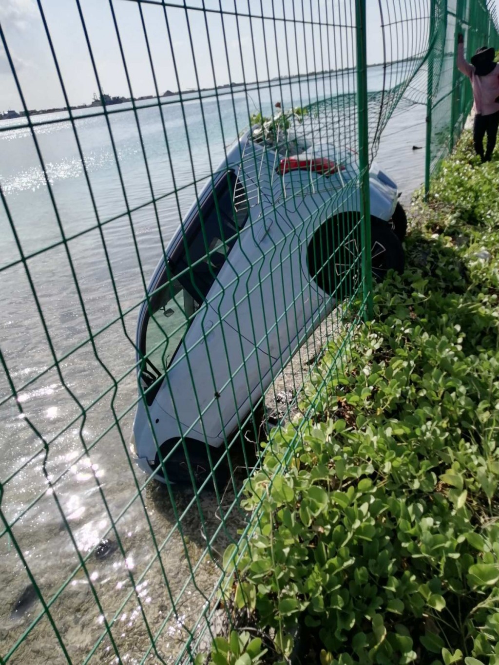 Hulhumale' gai car eh control nuve, gos moodhah vettijje