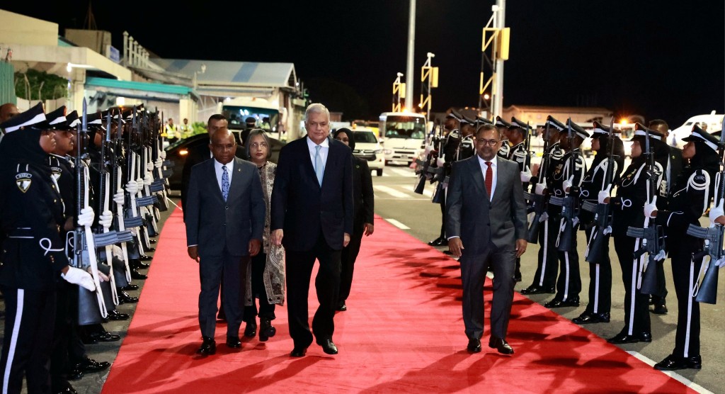 Huvaa kurahvaa rasmiyyaathugai baiverive vadaigathumah Ranil Raajje vadaigenfi