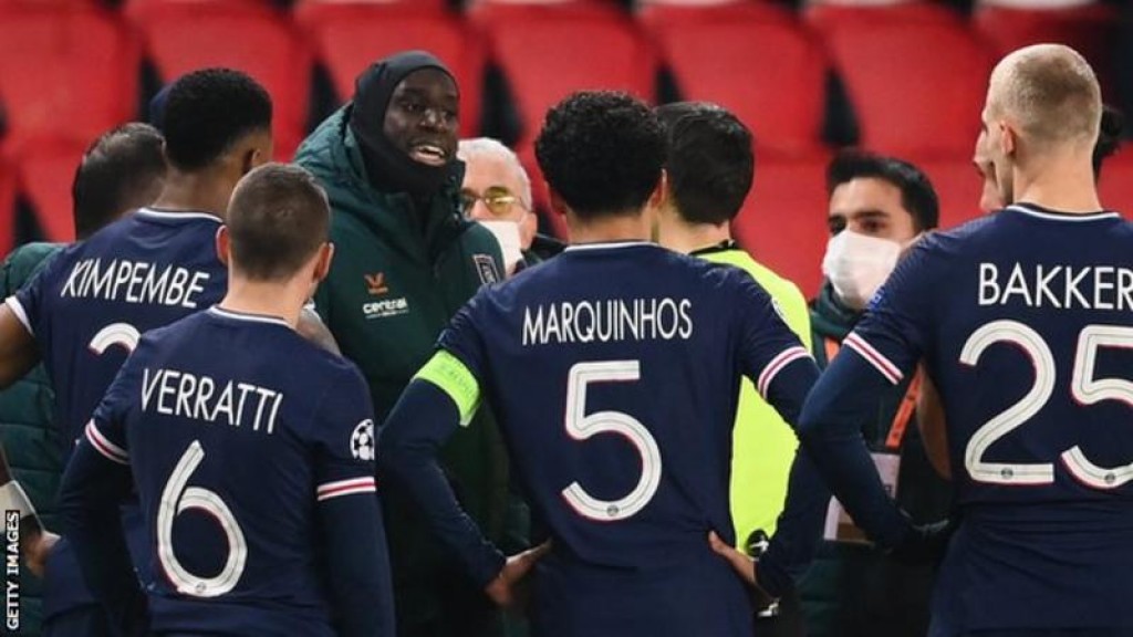 Referee ge massala UEFA in balanee, Webo ge aailaa ge shukuru 2 team ah