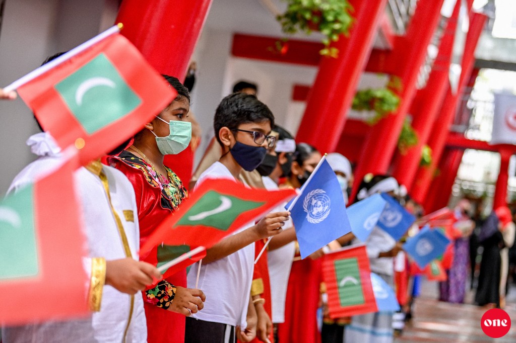Ihuthiraam adhaa kurumaa gulhey haasa 
