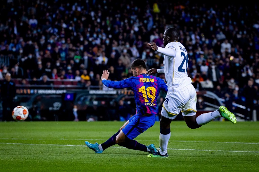 Spain gai kulhunu furathama leg gai Barca aai Napoli evvaru