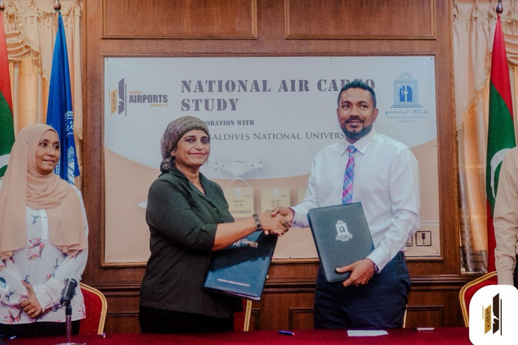 RACL ah beynunvaa aircargo dhiraasaa hedhumuge masahkaiy MNU aa havaalu koffi