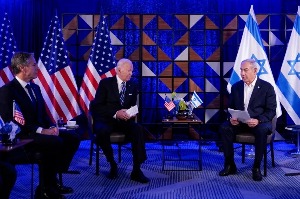 Hospital ah bon elhee ''aneh team'' in: Biden