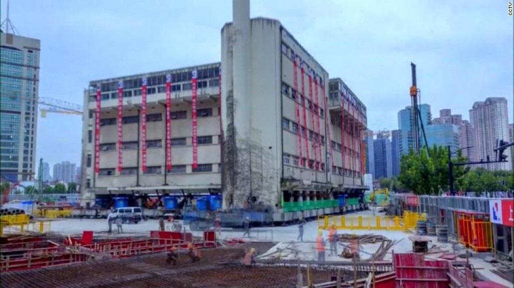 7600 Ton ge imaaraatheh, ehen thanakah dhiyaee 