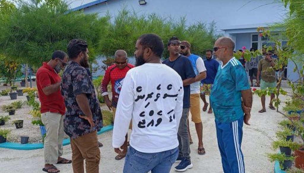 Fuluhun masveringe kibain edhunee gaanoonaa hilaafu nuvumah!