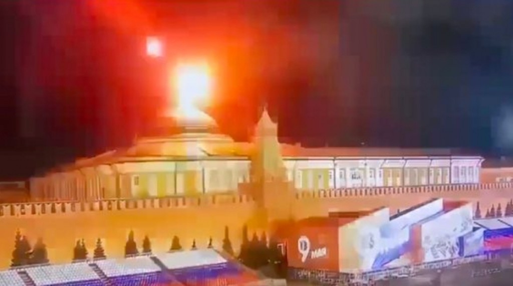 Adhuge dhuniye: Raees Putin avahaarakohllumah drone hamalaeh dheynulhunee Americaintha?