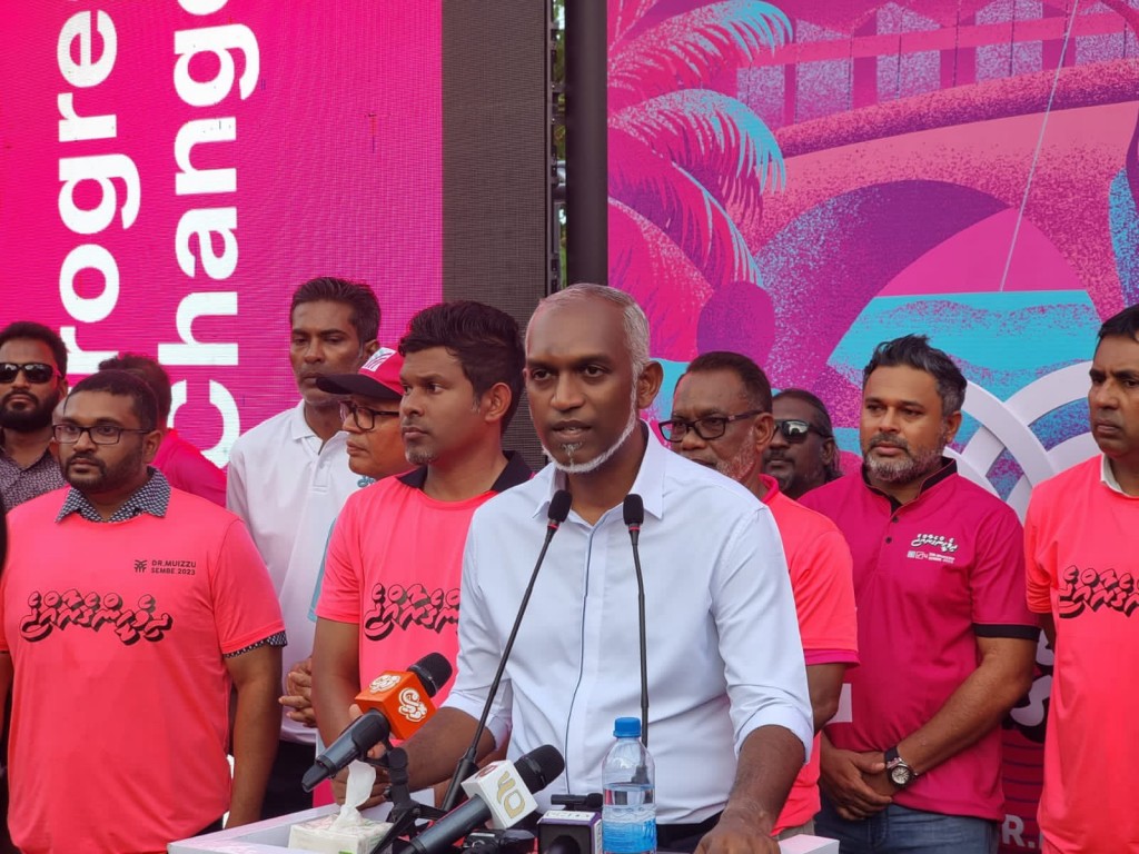 Muizzuge fahu bas: vote dhey iru visnanvee minivankamaai siyaadhathu rahkaatherikuran