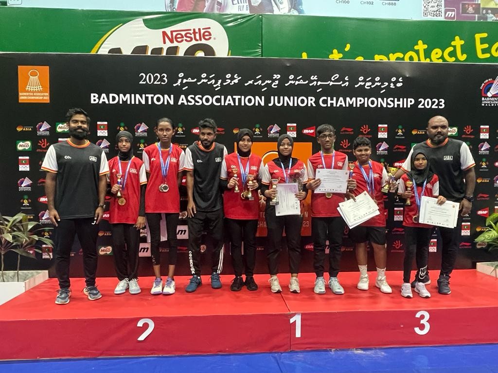 Junior badminton mubaaraiyy: Ajufan Academy ah bodu kaamiyaabee eh
